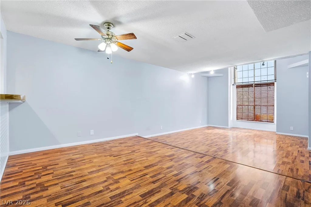 6553 Ironbark, Las Vegas, NV 89107