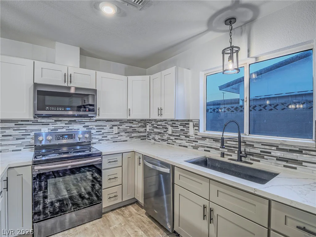 5320 Holmby, Las Vegas, NV 89146