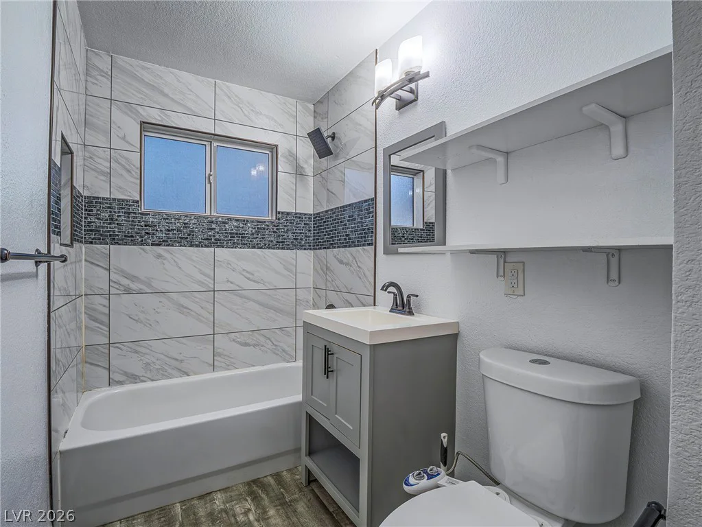 5320 Holmby, Las Vegas, NV 89146