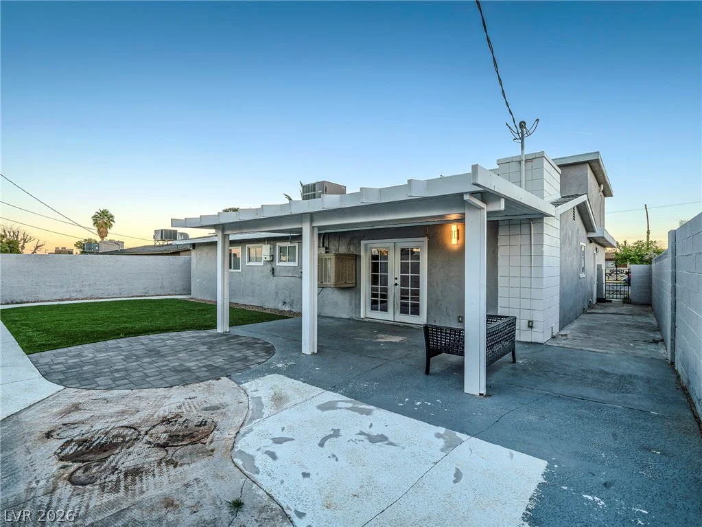 5320 Holmby, Las Vegas, NV 89146