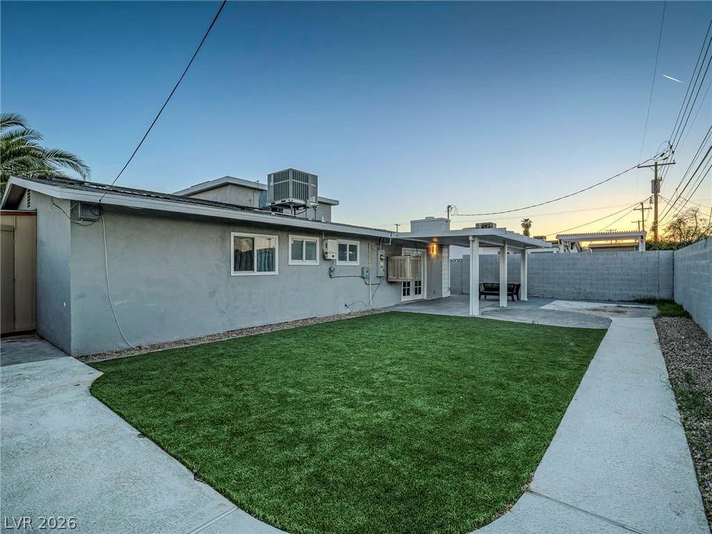 5320 Holmby, Las Vegas, NV 89146