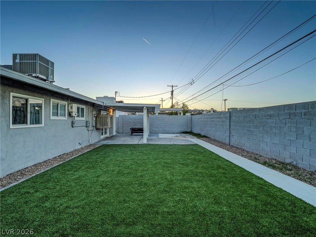 5320 Holmby, Las Vegas, NV 89146