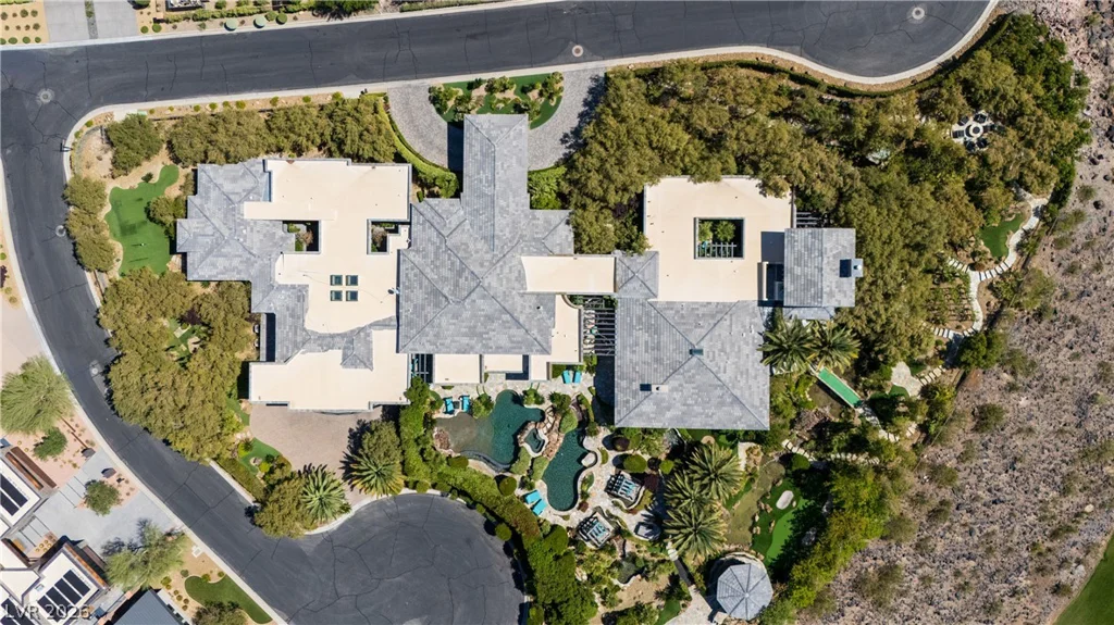 677 Boulder Summit, Henderson, NV 89012