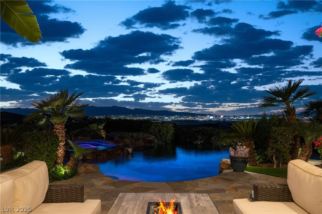677 Boulder Summit, Henderson, NV 89012