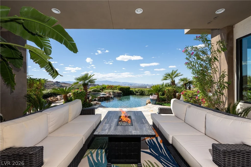 677 Boulder Summit, Henderson, NV 89012