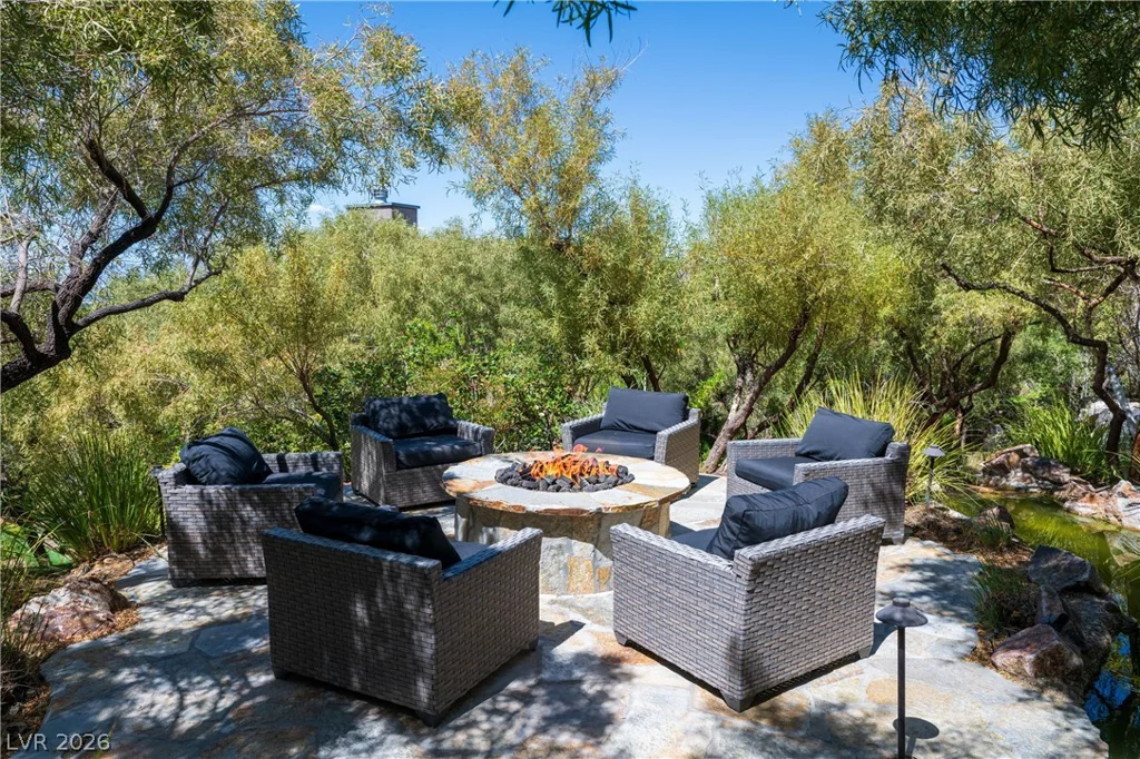 677 Boulder Summit, Henderson, NV 89012