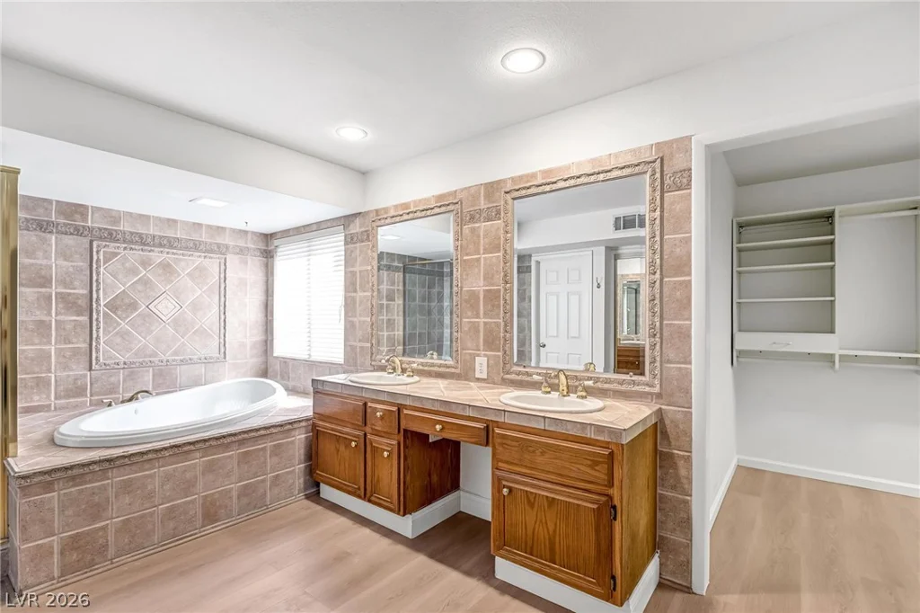 3221 Grey Dolphin, Las Vegas, NV 89117