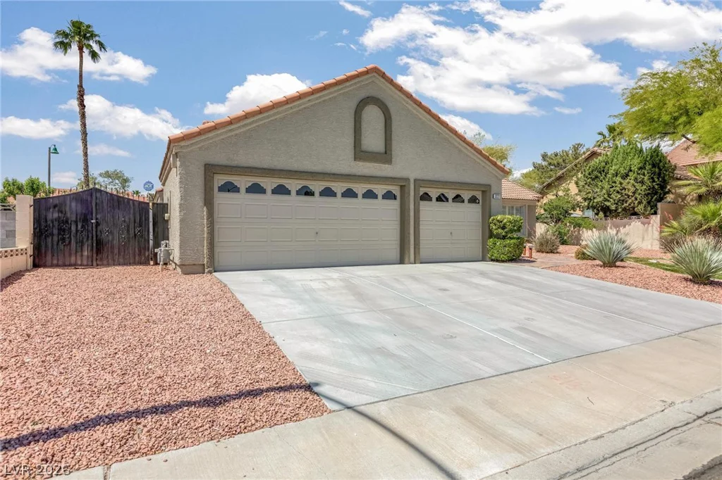 3221 Grey Dolphin, Las Vegas, NV 89117