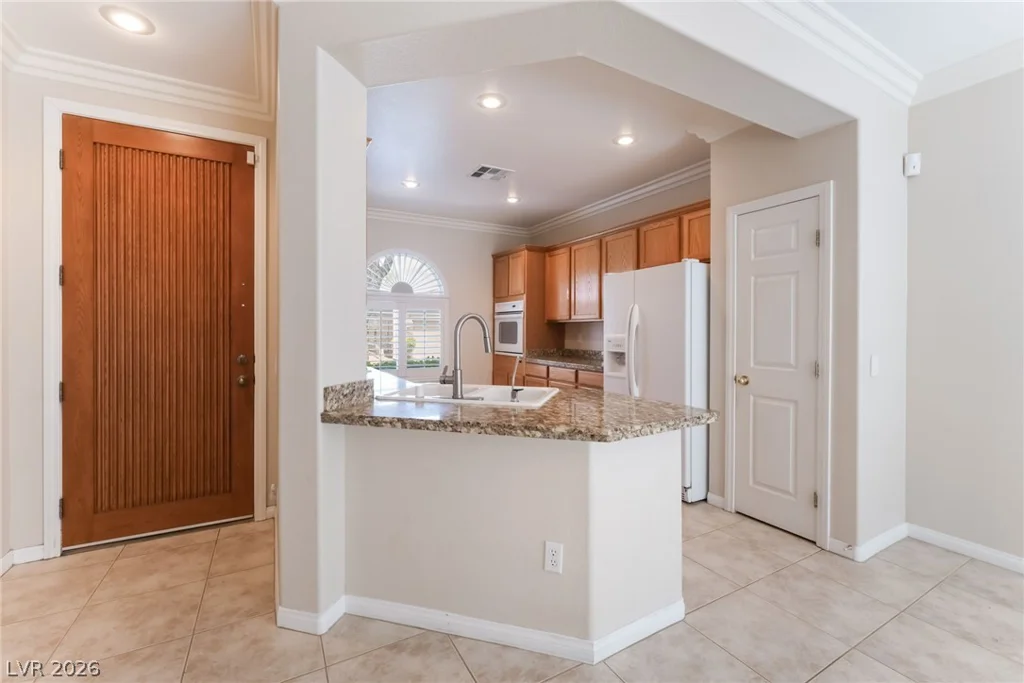 10481 Riverside Park, Las Vegas, NV 89135