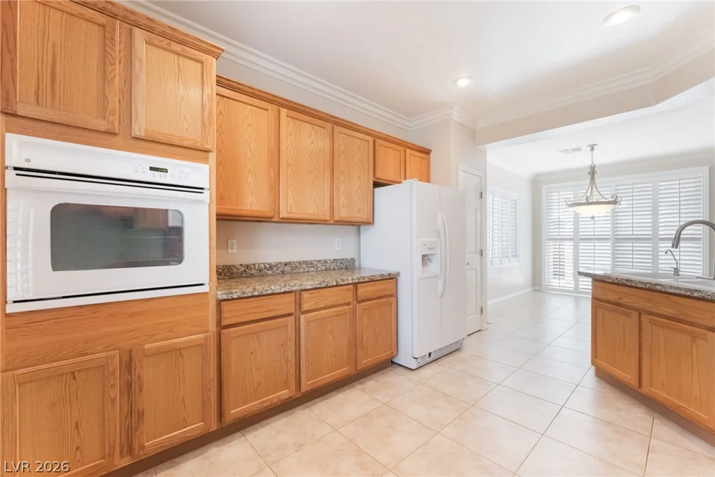 10481 Riverside Park, Las Vegas, NV 89135