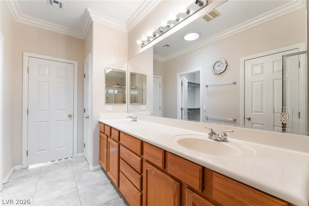 10481 Riverside Park, Las Vegas, NV 89135