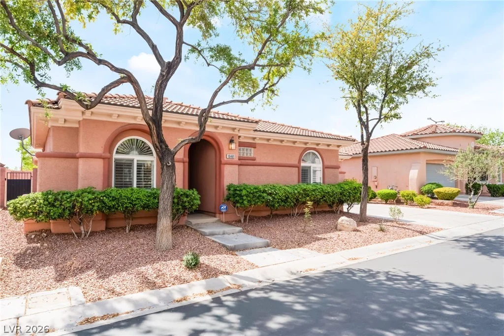10481 Riverside Park, Las Vegas, NV 89135