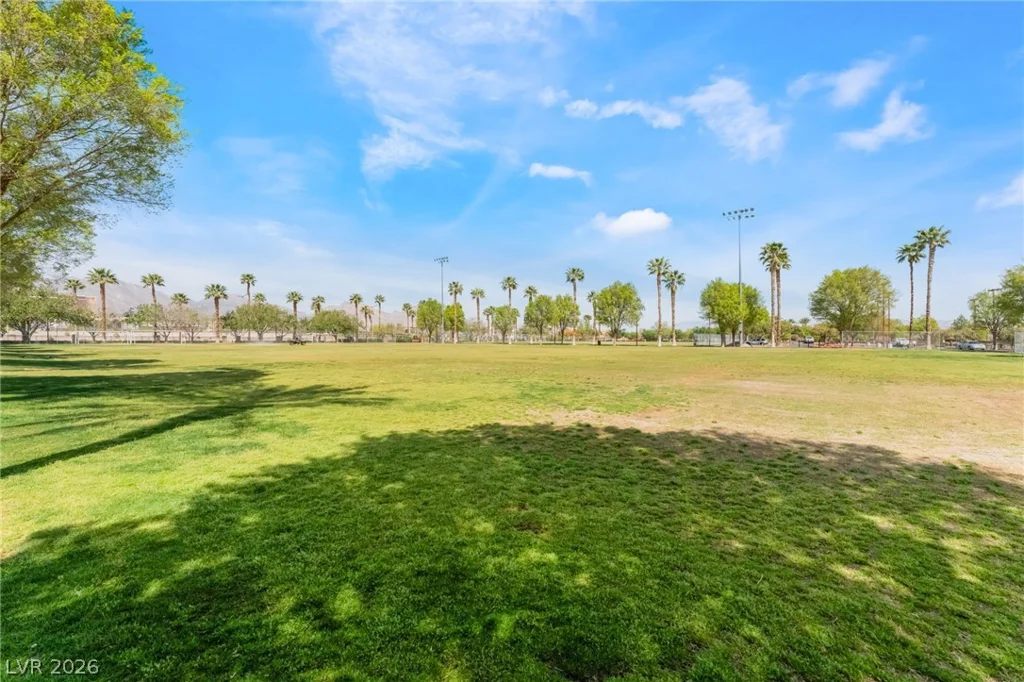 10481 Riverside Park, Las Vegas, NV 89135