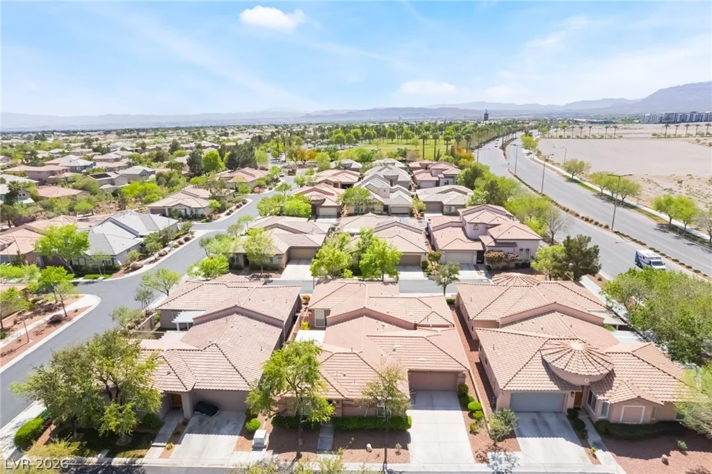 10481 Riverside Park, Las Vegas, NV 89135