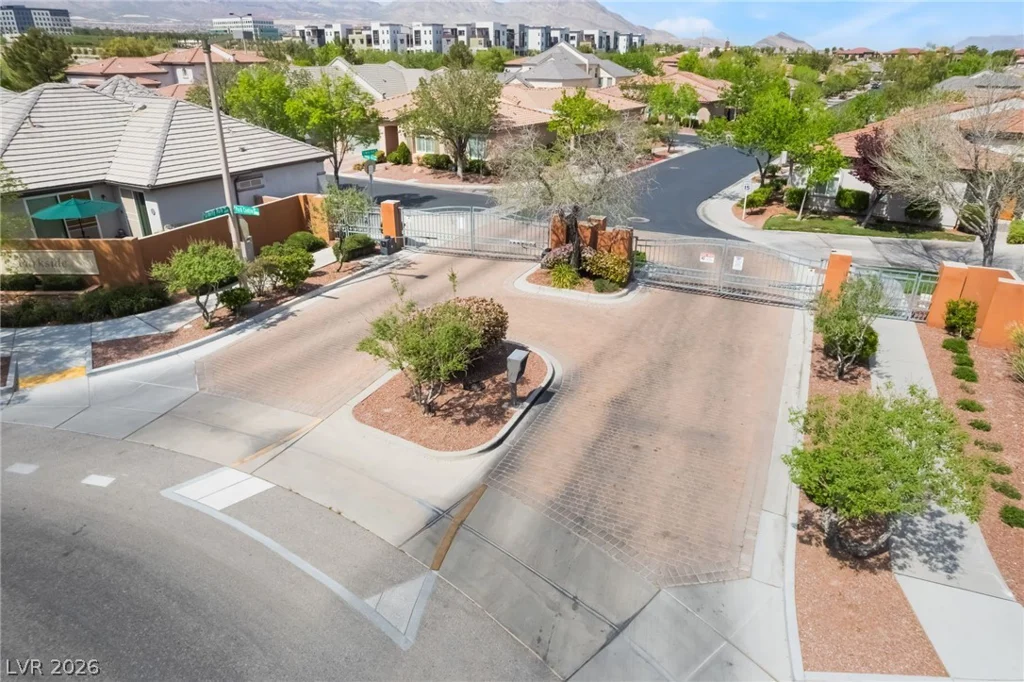 10481 Riverside Park, Las Vegas, NV 89135