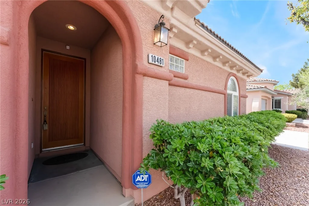 10481 Riverside Park, Las Vegas, NV 89135