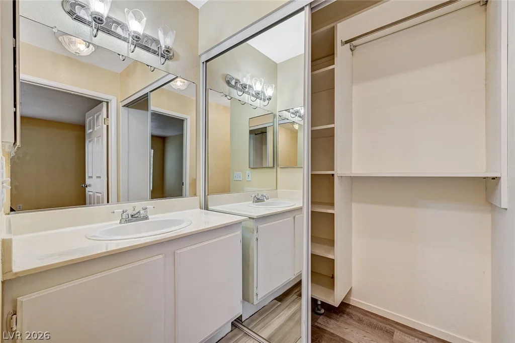 4899 Torrey Pines, Las Vegas, NV 89103