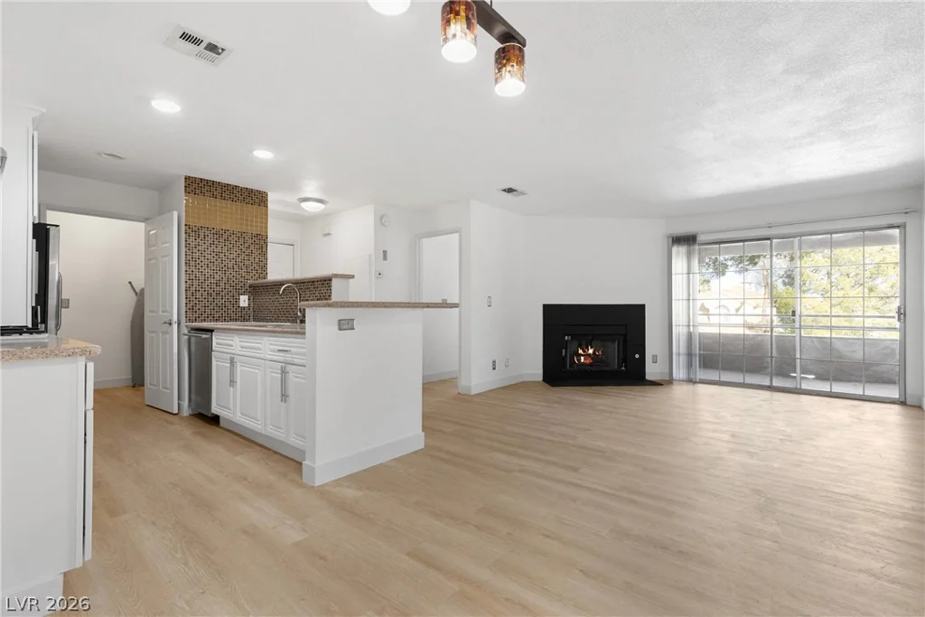 2200 Fort Apache, Las Vegas, NV 89117