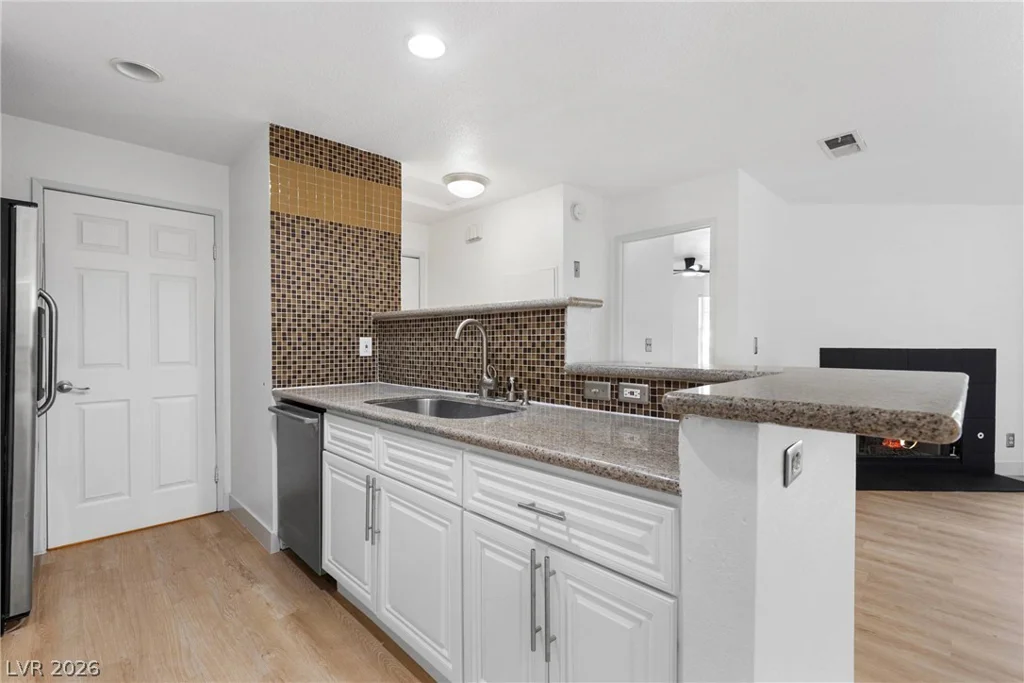 2200 Fort Apache, Las Vegas, NV 89117