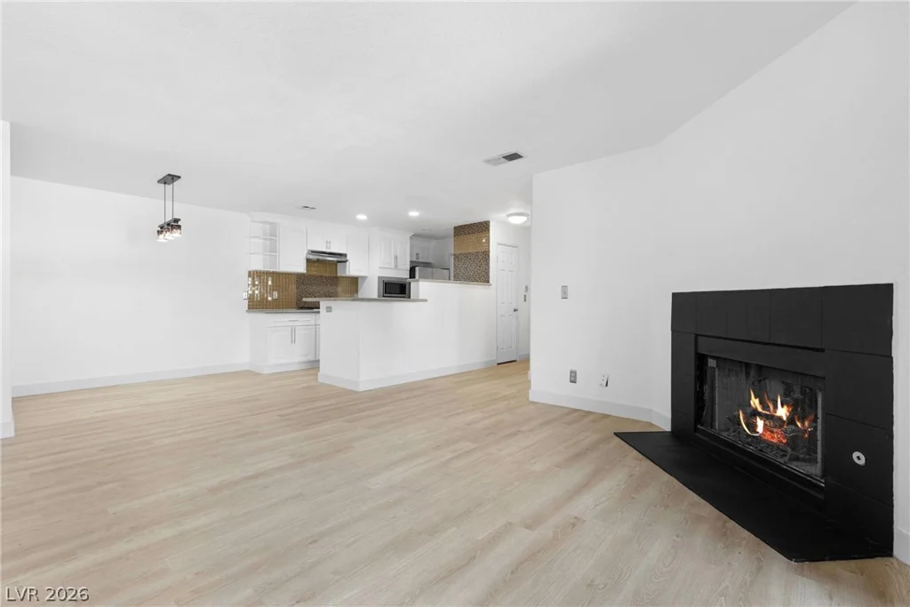 2200 Fort Apache, Las Vegas, NV 89117