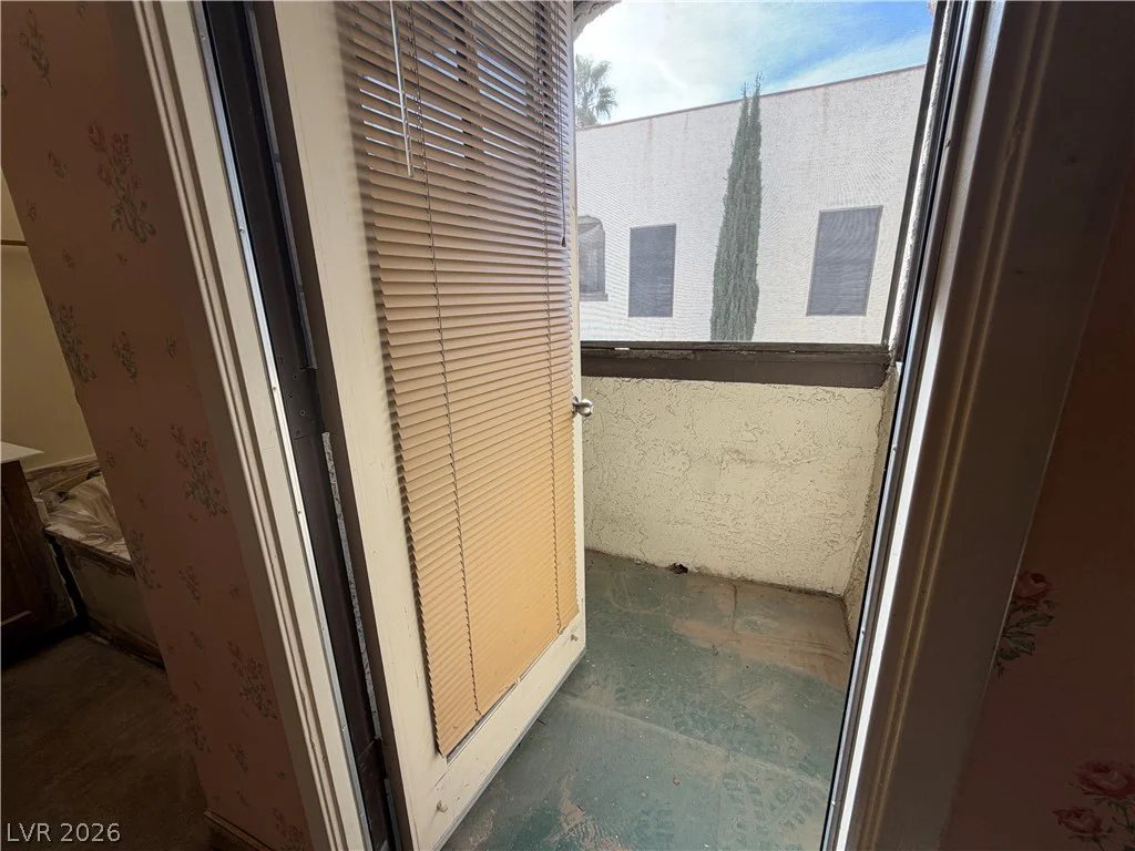 6121 Oakey, Las Vegas, NV 89146