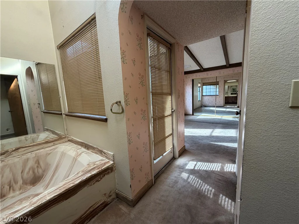 6121 Oakey, Las Vegas, NV 89146