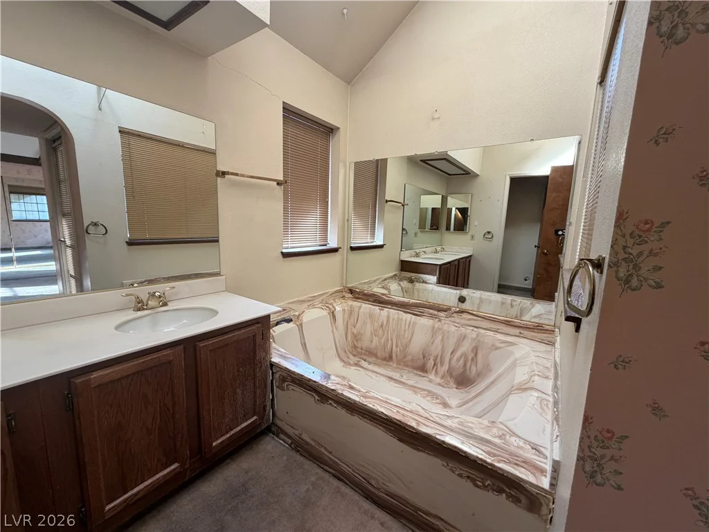 6121 Oakey, Las Vegas, NV 89146