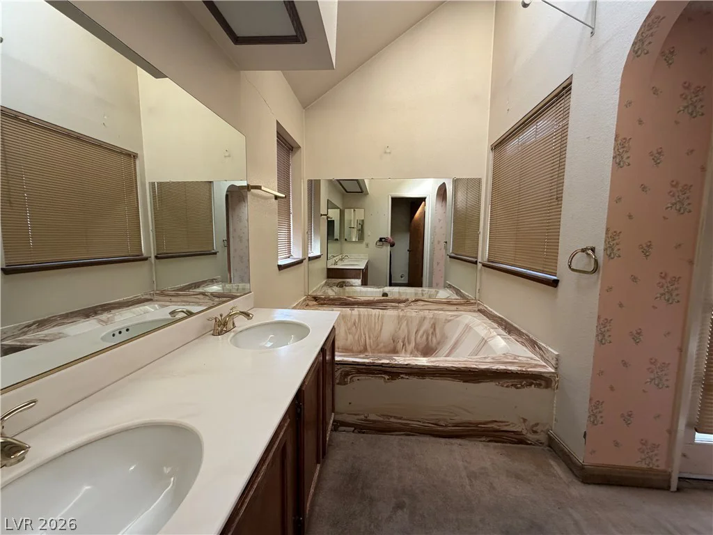 6121 Oakey, Las Vegas, NV 89146