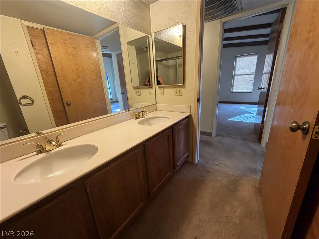 6121 Oakey, Las Vegas, NV 89146