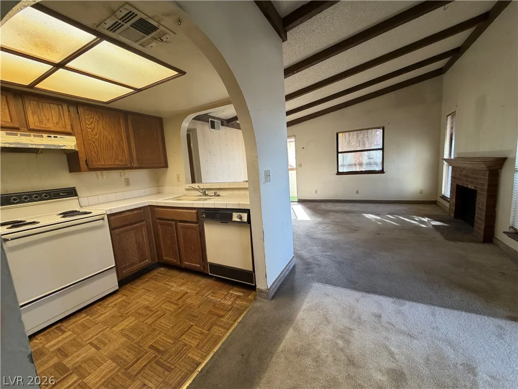 6121 Oakey, Las Vegas, NV 89146
