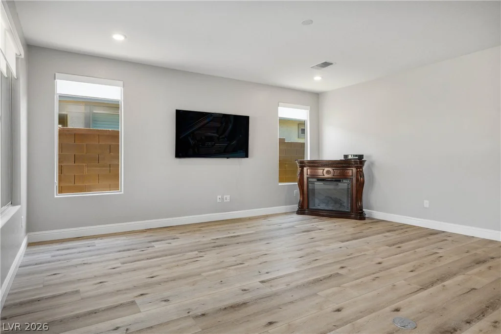 6432 Linden, North Las Vegas, NV 89086
