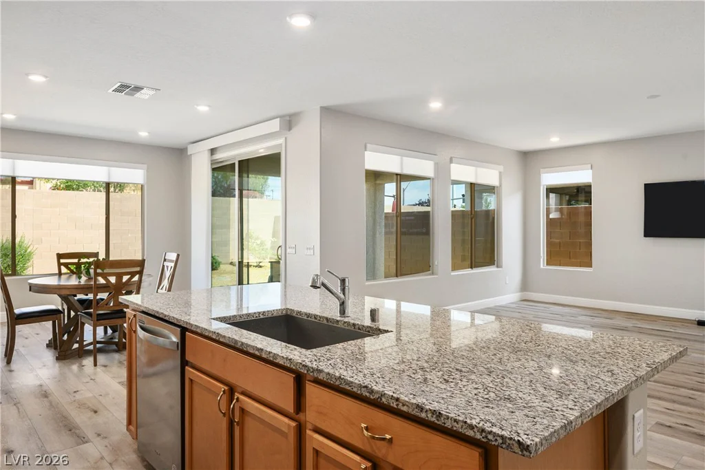 6432 Linden, North Las Vegas, NV 89086