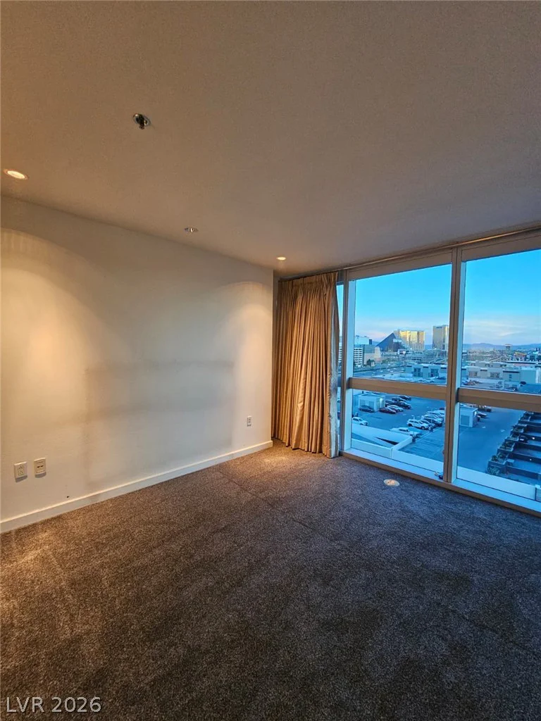 4471 Dean Martin, Las Vegas, NV 89103