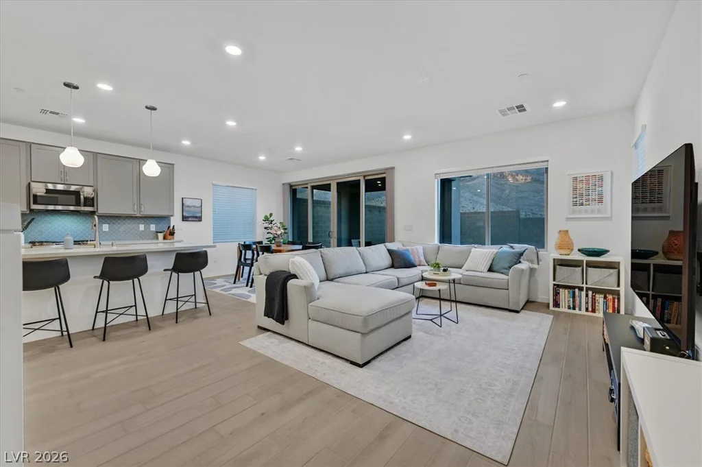 11636 Desert Hollow, Las Vegas, NV 89138