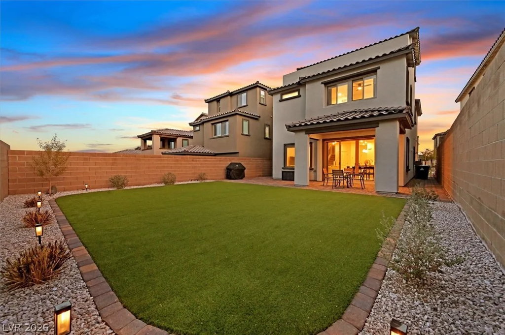 11636 Desert Hollow, Las Vegas, NV 89138
