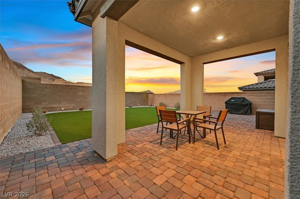 11636 Desert Hollow, Las Vegas, NV 89138