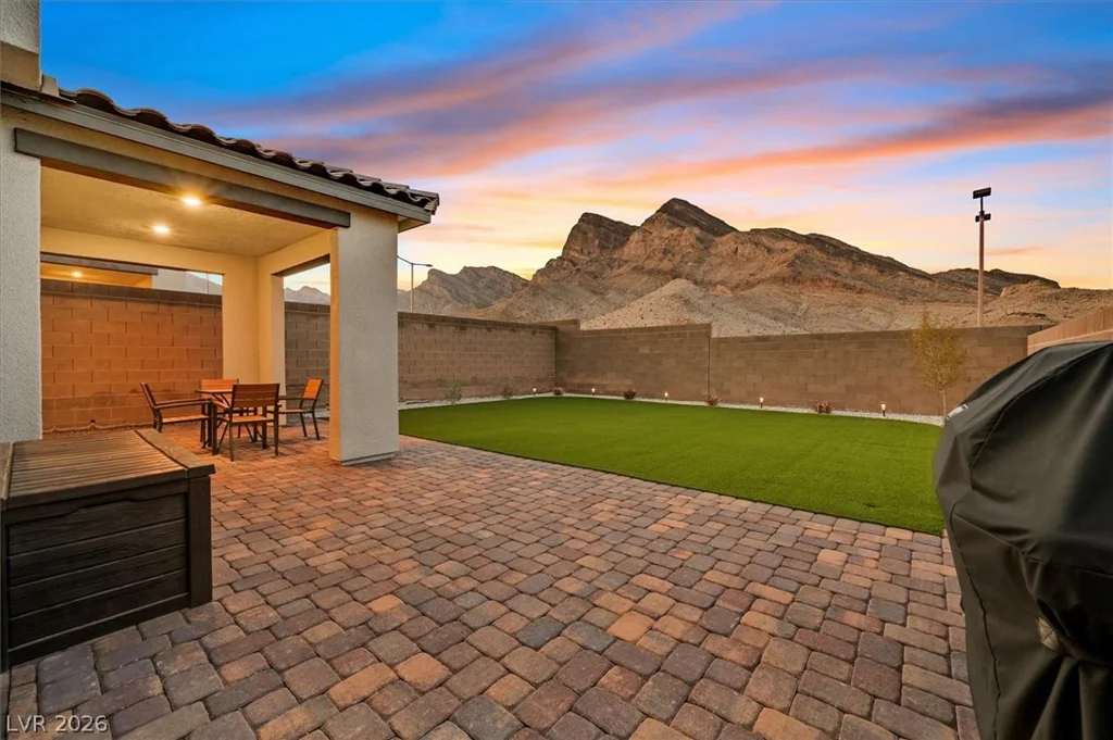11636 Desert Hollow, Las Vegas, NV 89138