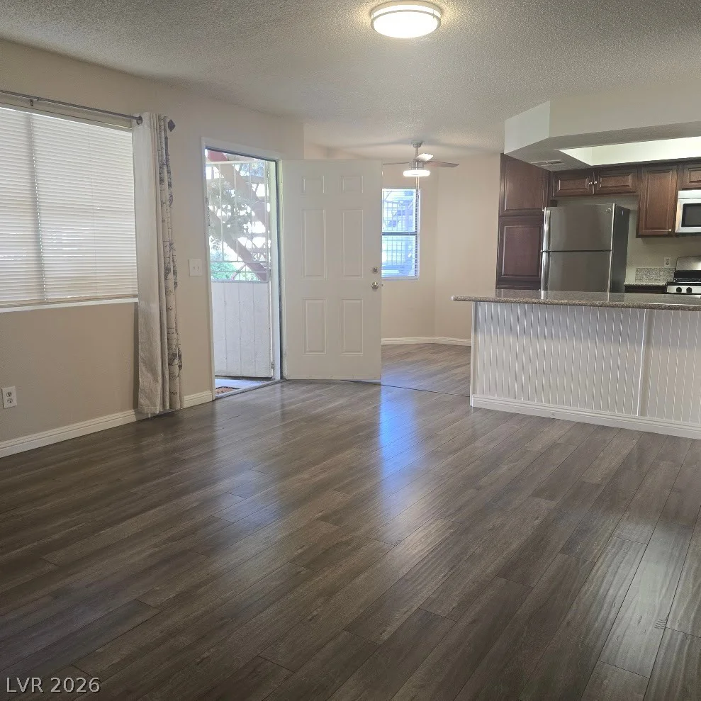 713 Rock Springs, Las Vegas, NV 89128