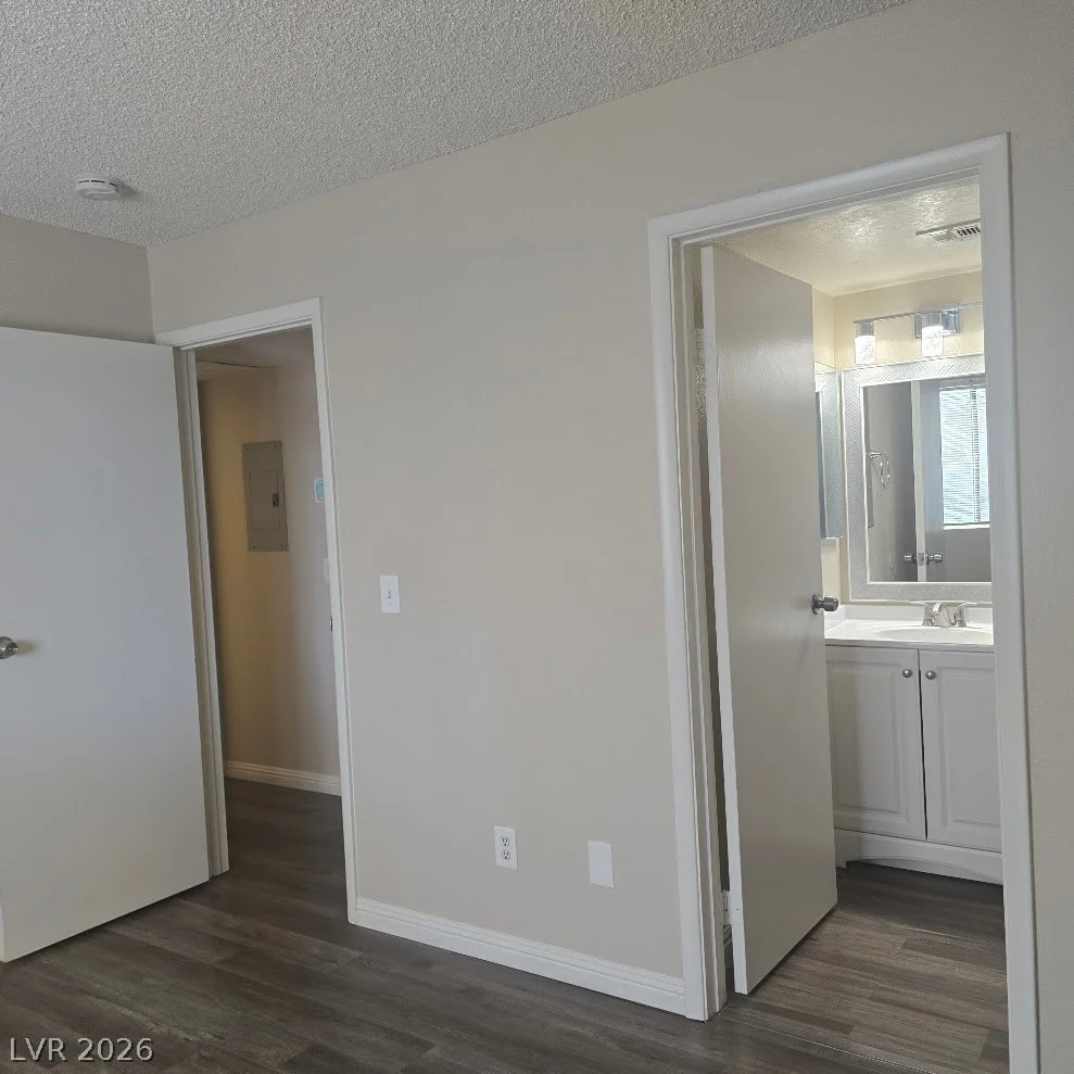 713 Rock Springs, Las Vegas, NV 89128