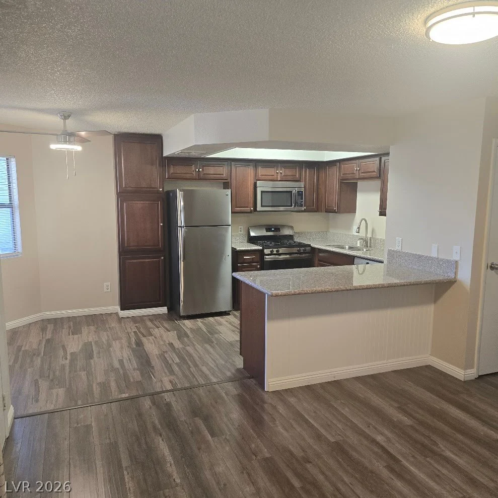 713 Rock Springs, Las Vegas, NV 89128