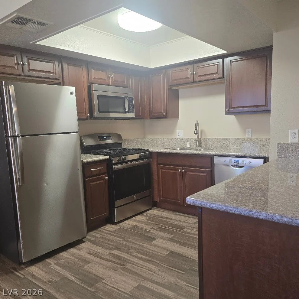 713 Rock Springs, Las Vegas, NV 89128
