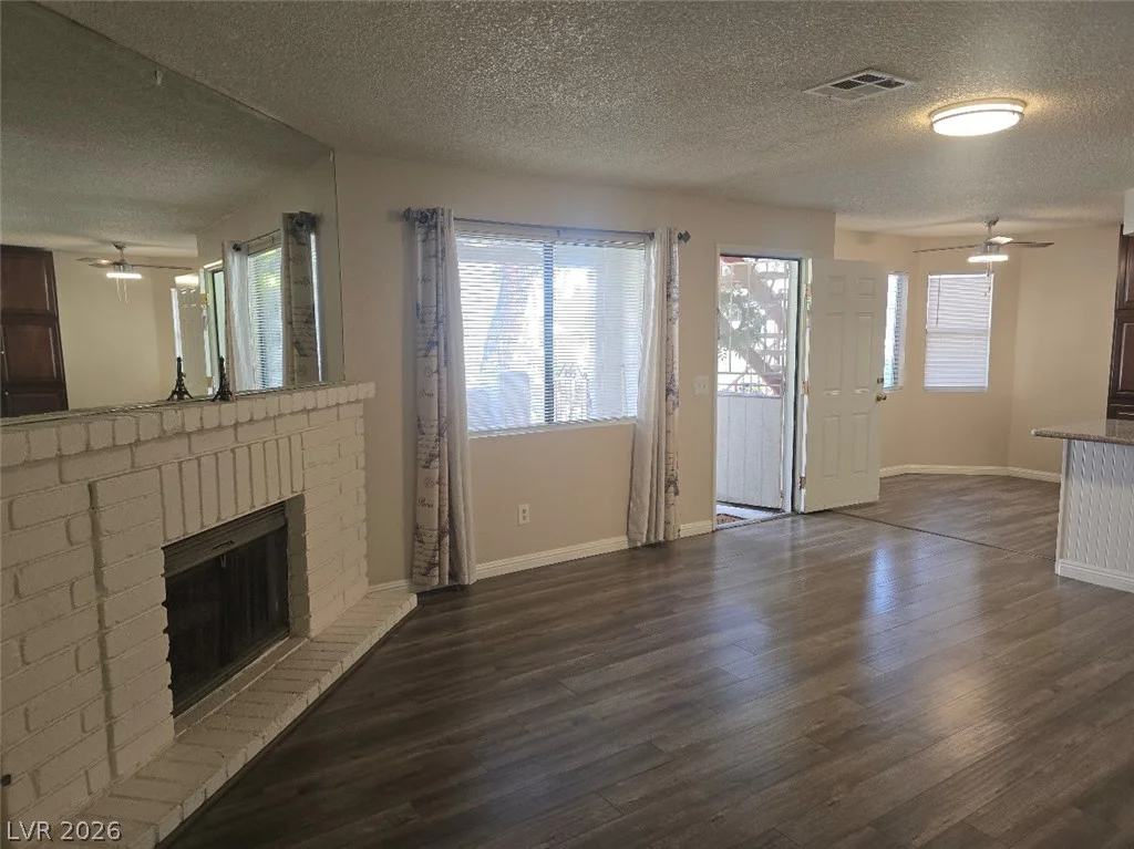 713 Rock Springs, Las Vegas, NV 89128