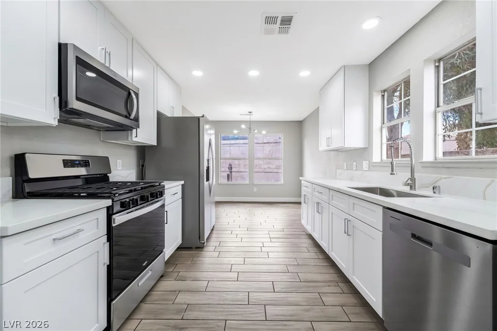 4025 Chalfont, Las Vegas, NV 89121