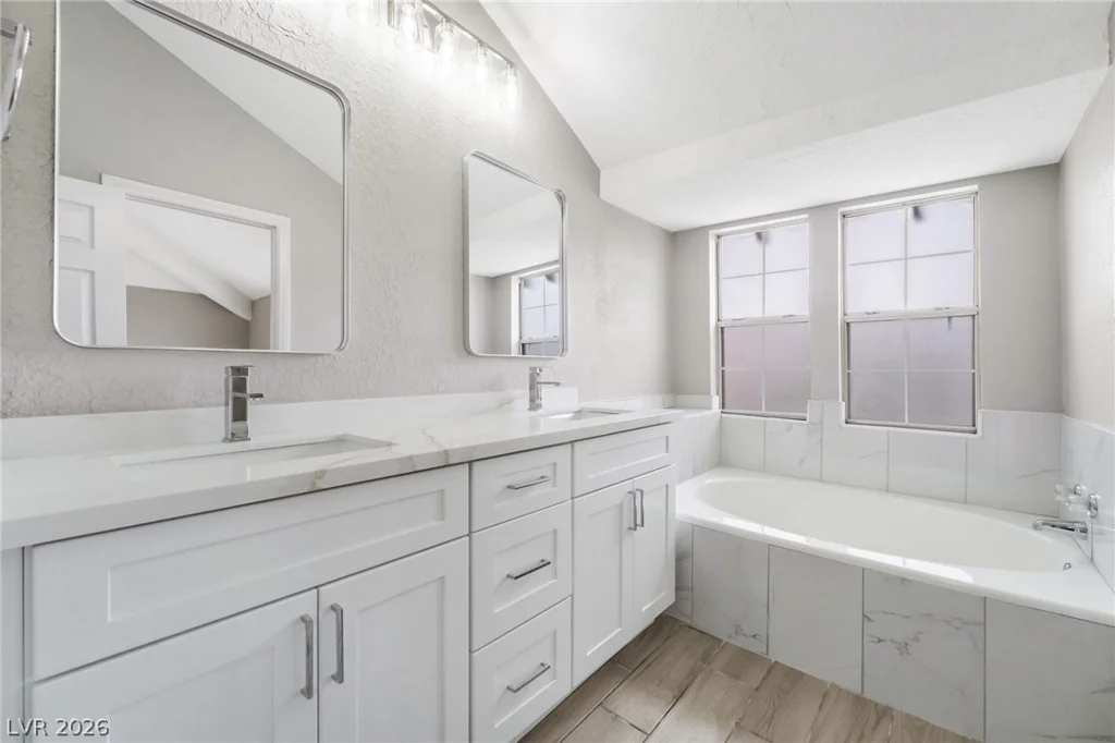 4025 Chalfont, Las Vegas, NV 89121