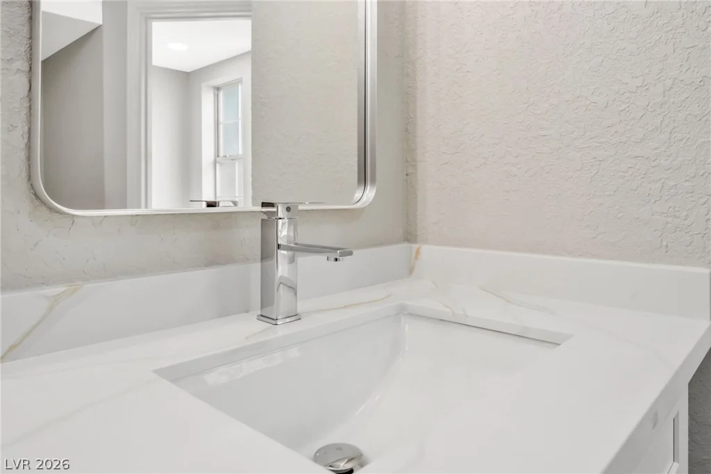 4025 Chalfont, Las Vegas, NV 89121