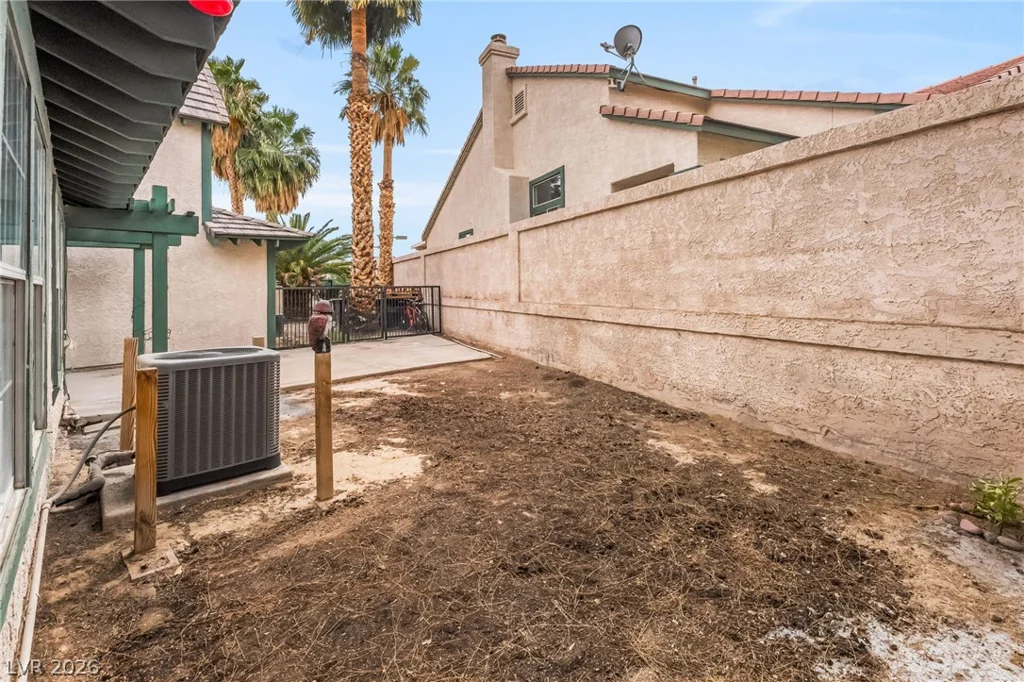 4025 Chalfont, Las Vegas, NV 89121