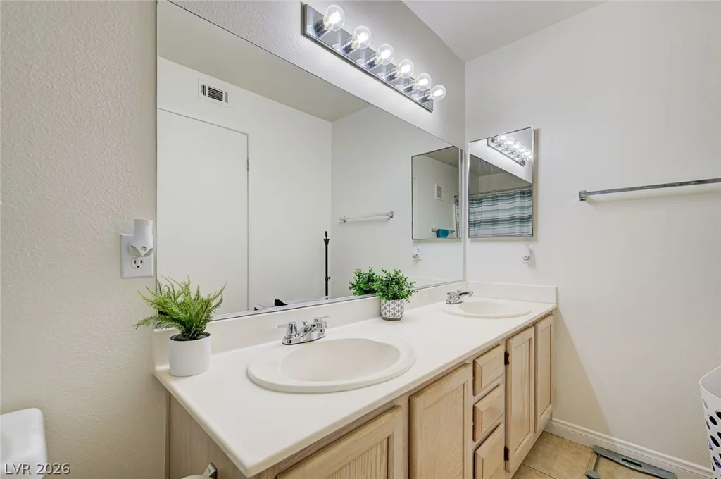 3425 Russell, Las Vegas, NV 89120