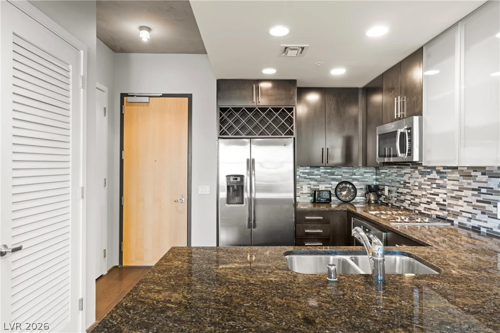 353 Bonneville, Las Vegas, NV 89101