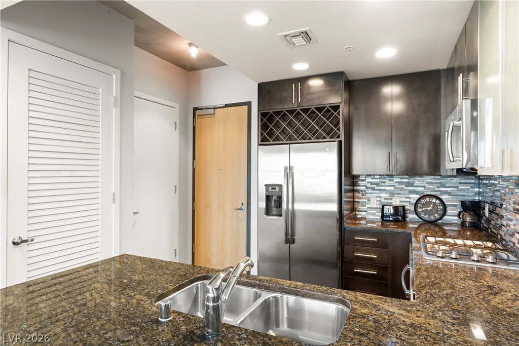 353 Bonneville, Las Vegas, NV 89101