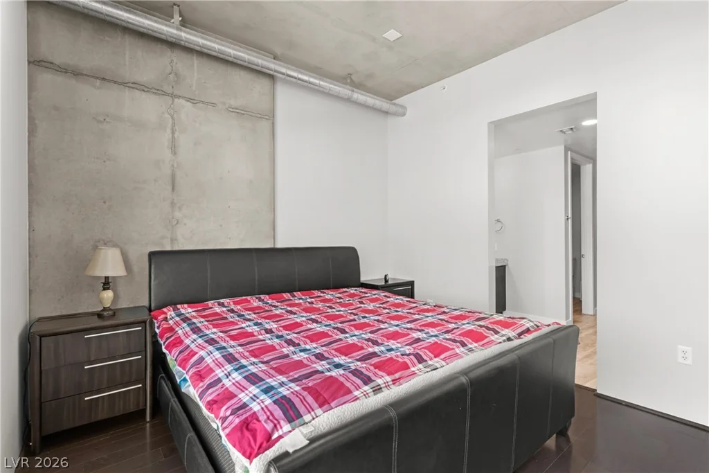 353 Bonneville, Las Vegas, NV 89101
